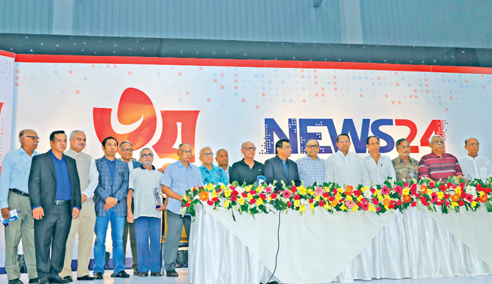 News24 honours Swadhin Bangla Football Team