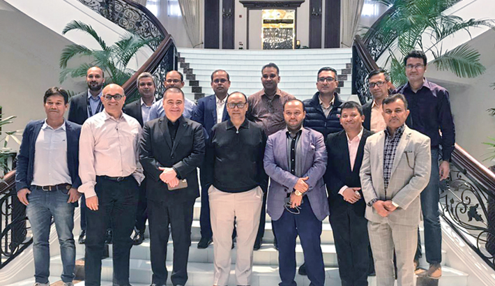 A delegation of Grameenphone makes a courtesy call on Ahmed Akbar Sobhan